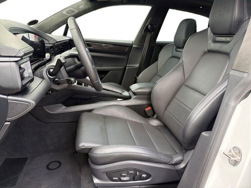 Porsche Macan Turbo 5d