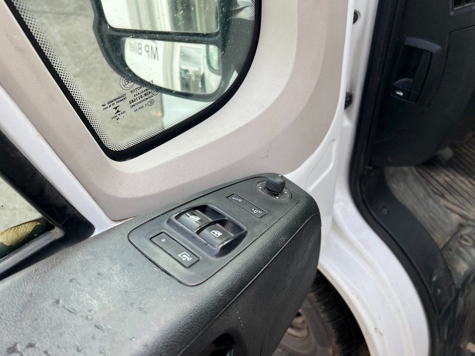 Peugeot Boxer 330 2,0 BlueHDi 130 L2H2