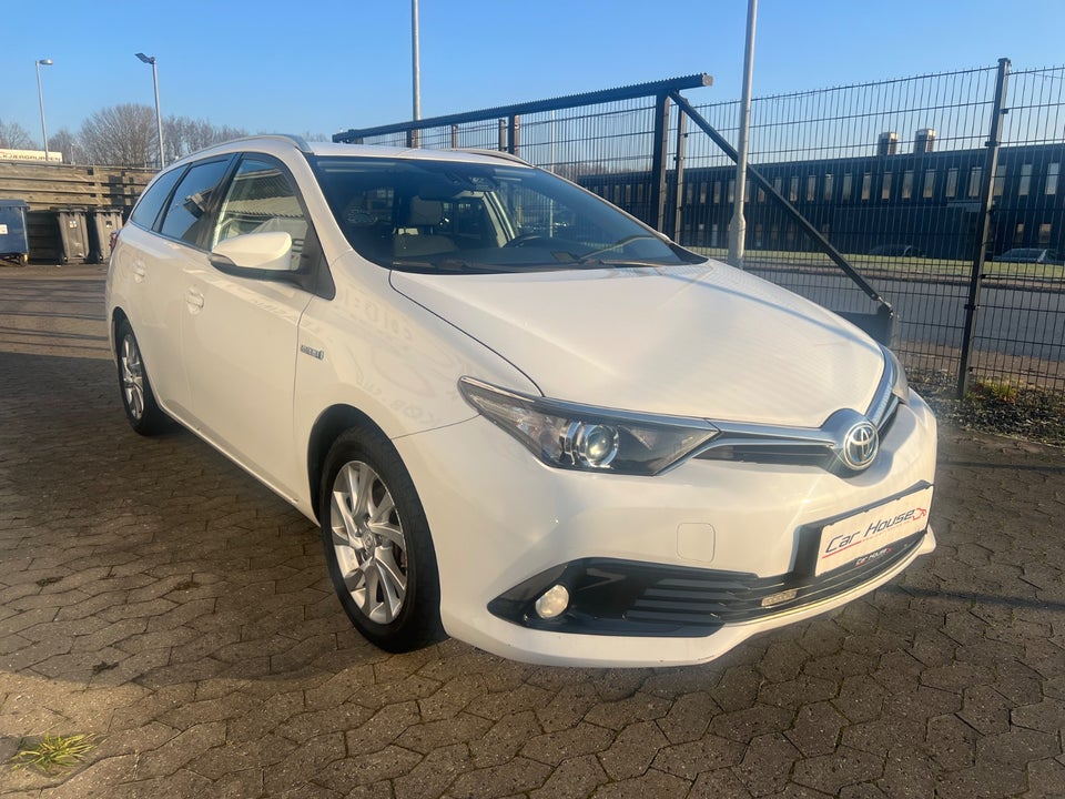Toyota Auris 1,8 Hybrid H2 Touring Sports CVT Van 5d
