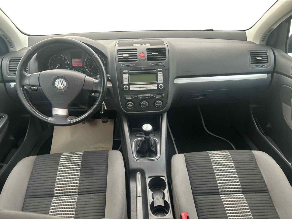 VW Golf V 1,6 Comfortline 5d