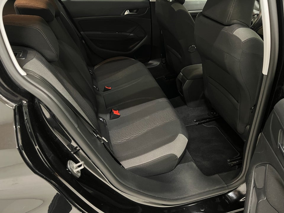 Peugeot 308 1,6 BlueHDi 120 Style 5d