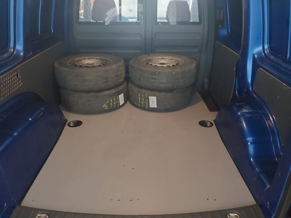 VW Caddy 1,6 TDi 102 BMT Van 5d