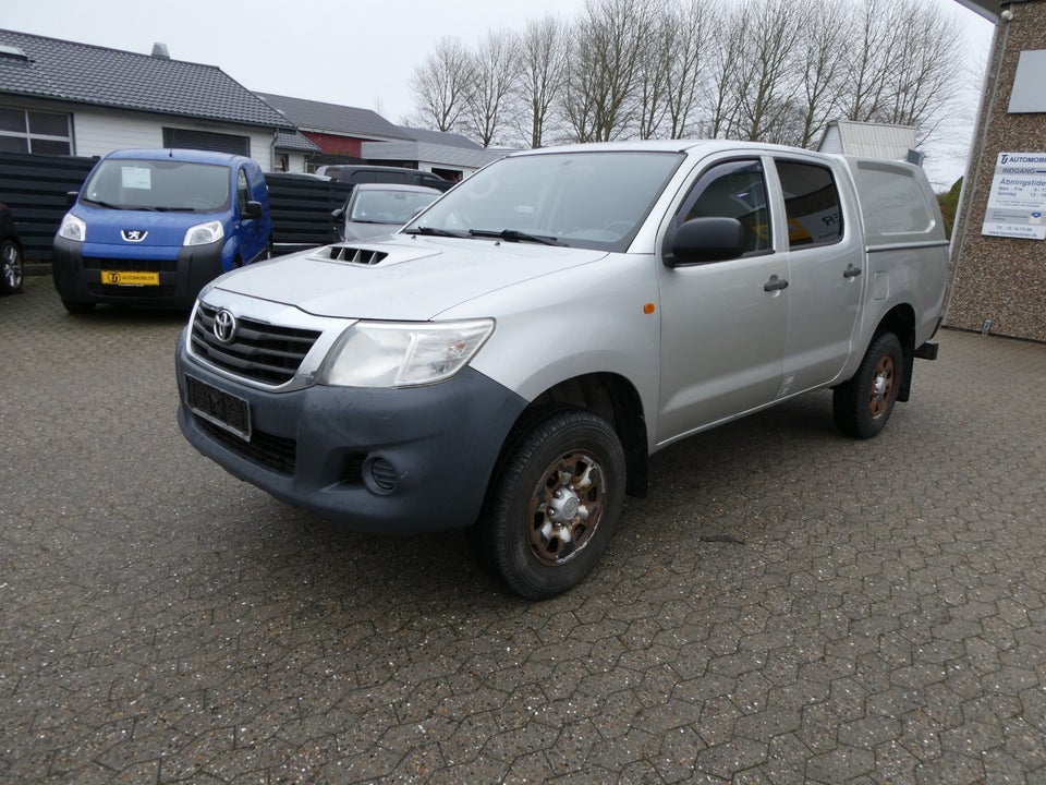 Toyota HiLux 2,5 D-4D 144 Db.Kab 4x4 T2 4d