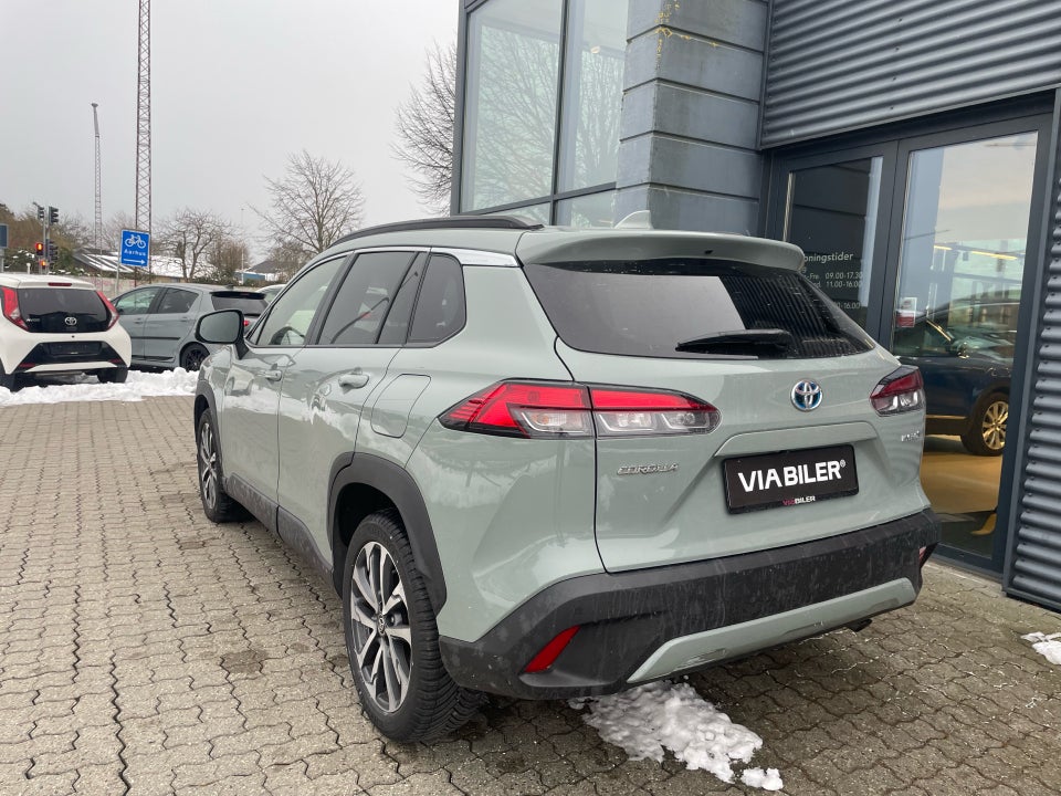 Toyota Corolla Cross 2,0 Hybrid Elegant Luxury CVT 5d