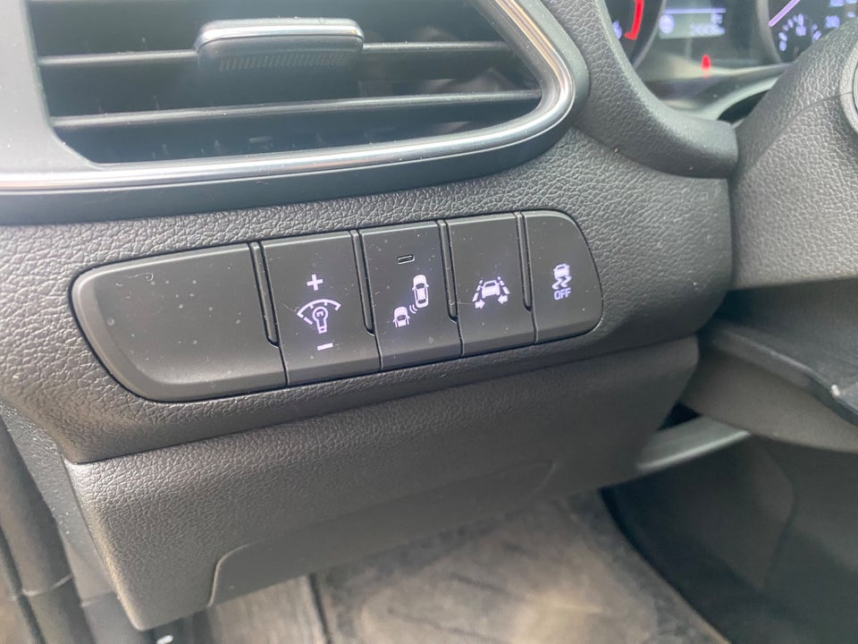 Hyundai i30 1,6 CRDi 110 Premium 5d