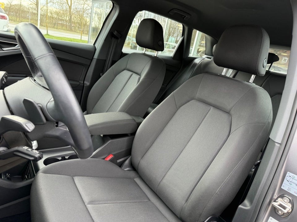 Audi Q4 e-tron 40  5d