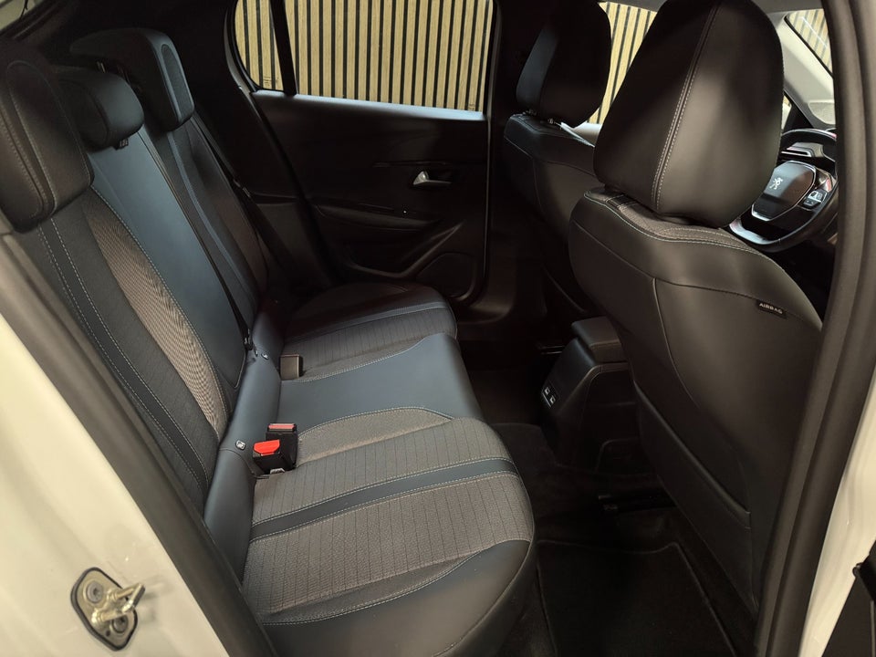 Peugeot e-208 50 Allure 5d