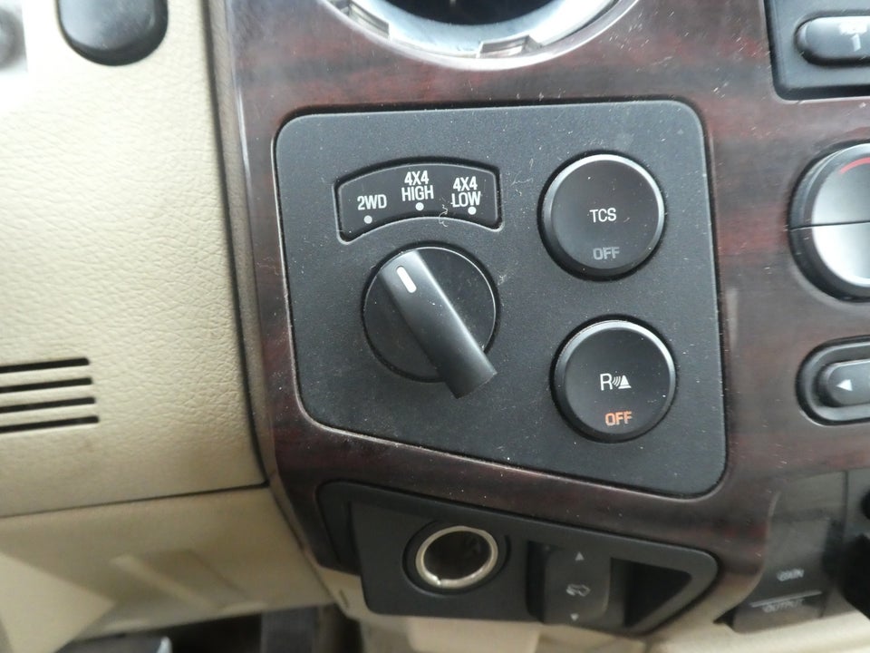 Ford F-250 6,4 V8 TD Super Duty Lariat aut. 4x4 4d