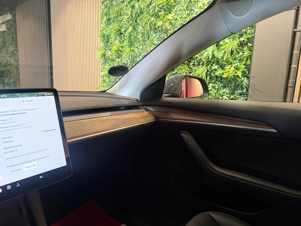 Tesla Model 3 RWD 4d