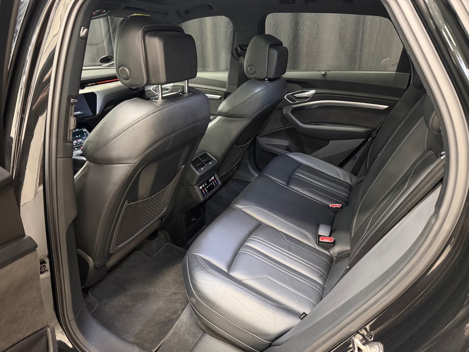 Audi e-tron 55 S-line quattro 5d