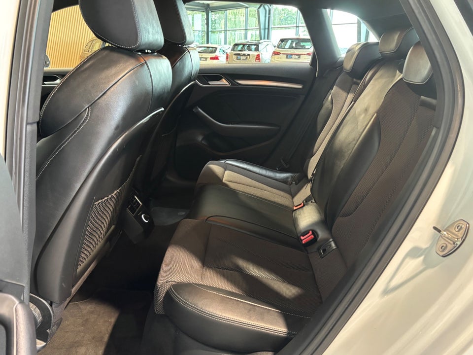 Audi A3 1,4 e-tron S-line Sportback S-tr. 5d