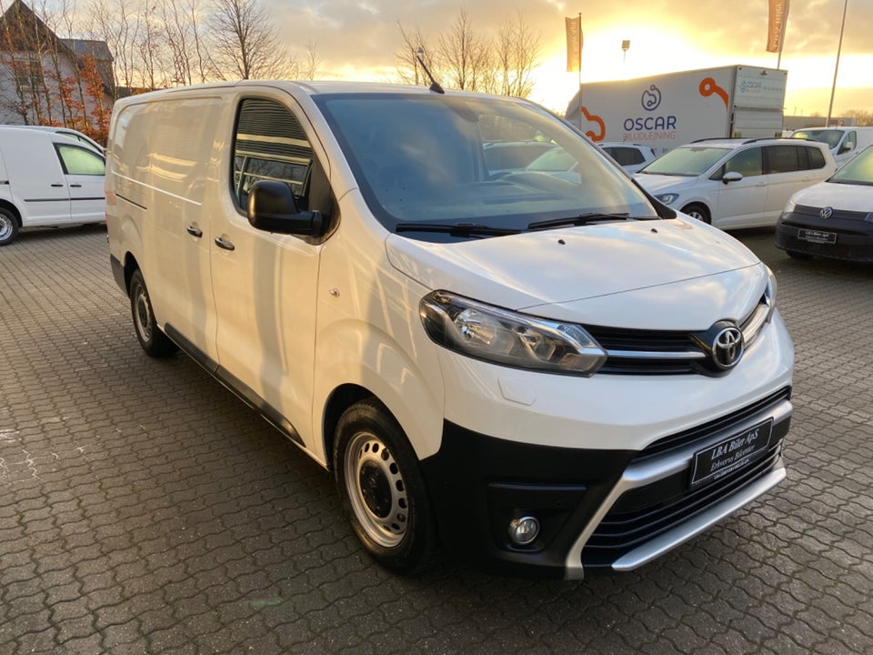 Toyota ProAce 2,0 D 120 Long Comfort Master aut. 5d