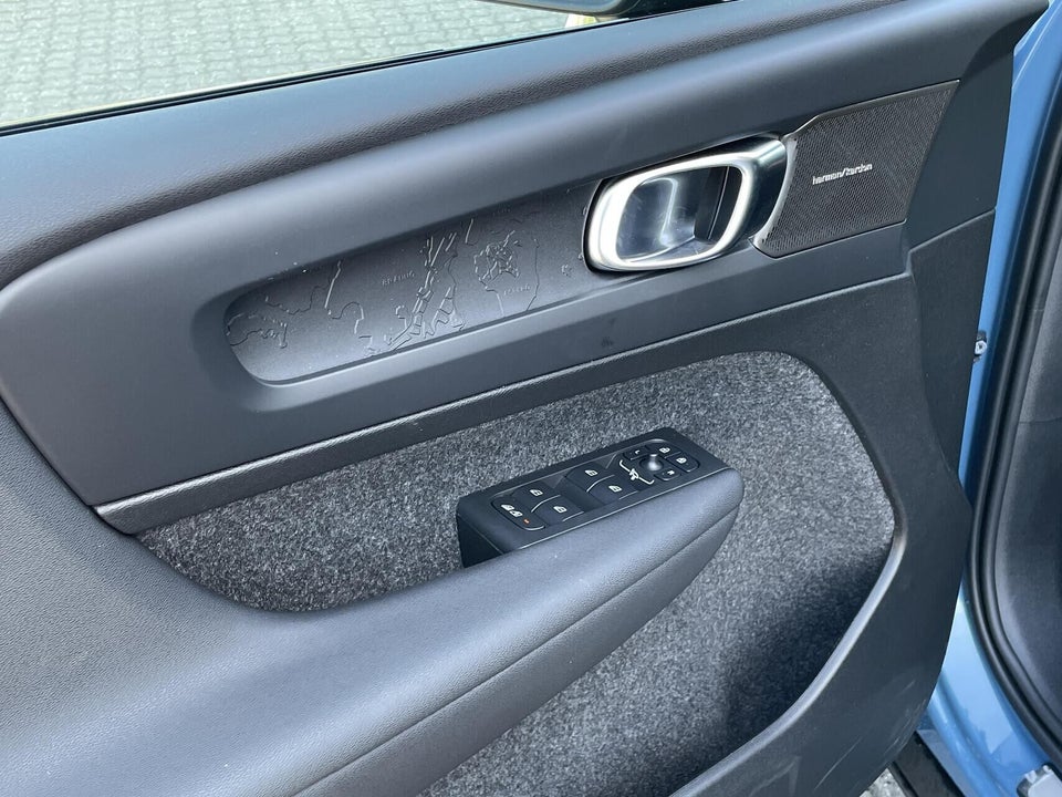 Volvo EX40 Extended Range Plus 5d