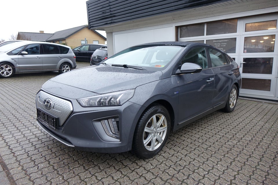 Hyundai Ioniq 40 EV Premium 5d