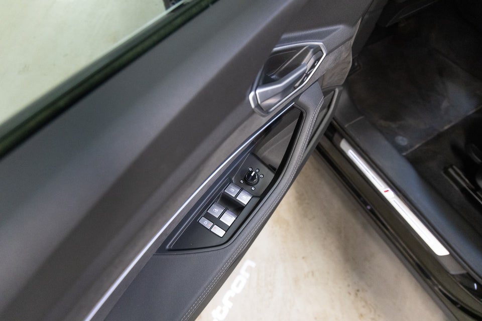 Audi e-tron 55 S-line Sportback quattro 5d