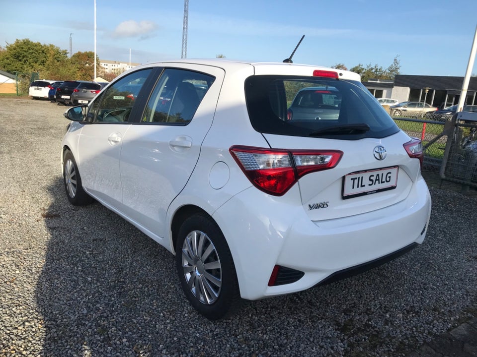 Toyota Yaris 1,0 VVT-i T2 Premium Van 5d