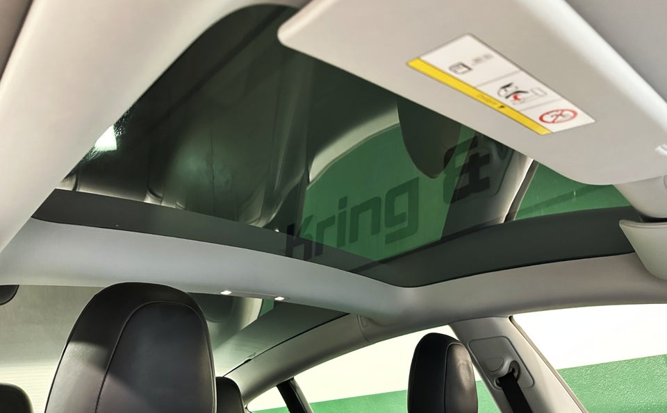 Tesla Model 3 Standard Range+ RWD 4d