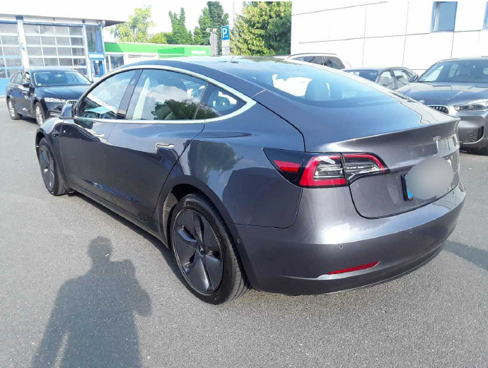 Tesla Model 3 Long Range AWD 4d