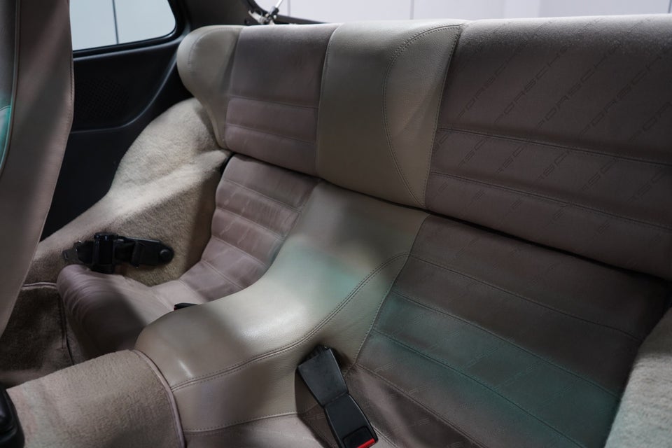 Porsche 924 2,5 S 3d