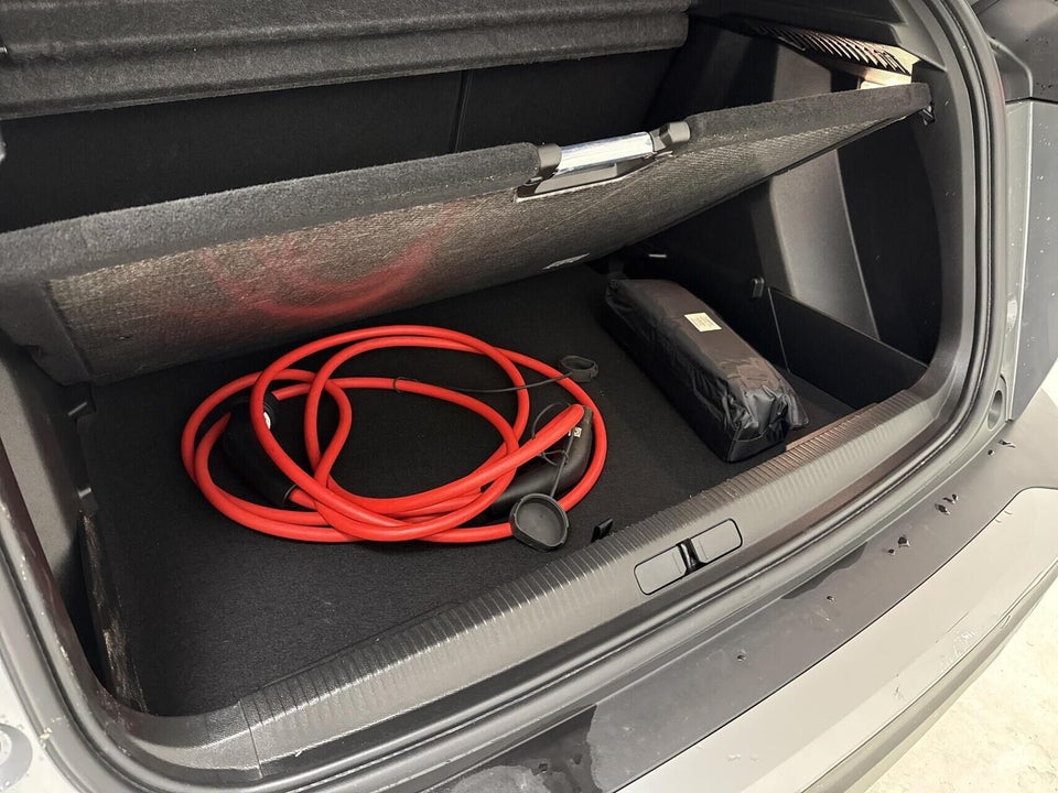 Peugeot e-2008 54 GT 5d