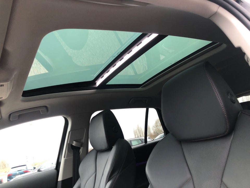 Skoda Enyaq 80x iV Suite 5d