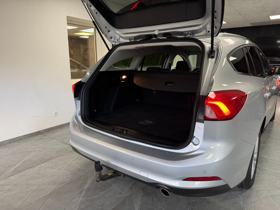 Ford Focus 1,0 EcoBoost mHEV Titanium stc. 5d