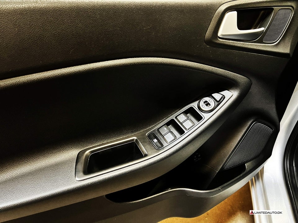 Hyundai i20 1,25 Premium 5d