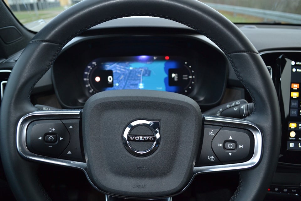 Volvo XC40 ReCharge Extended Range Plus 5d