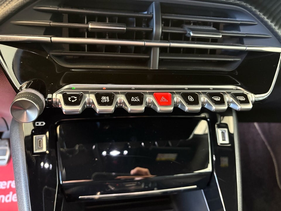 Peugeot e-208 50 GT 5d