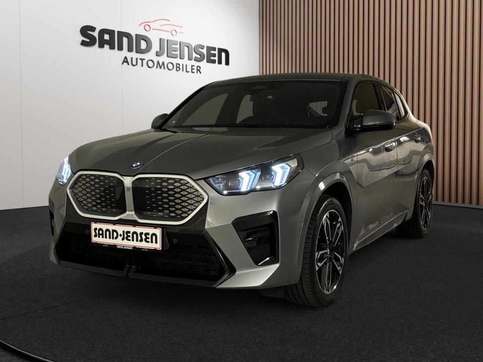 BMW iX2 xDrive30 M-Sport Premium 5d