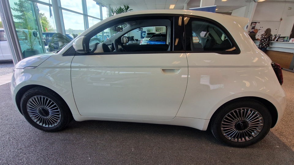 Fiat 500e 42 Icon 3d
