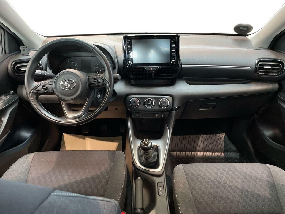 Toyota Yaris 1,5 Active 5d