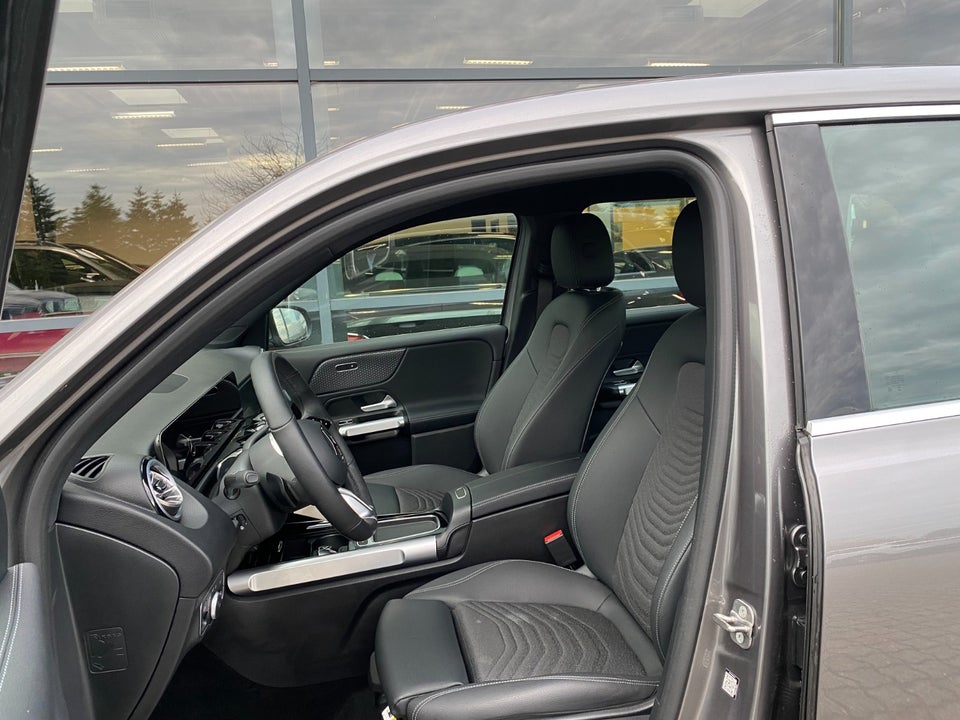 Mercedes EQB250+ Progressive 5d