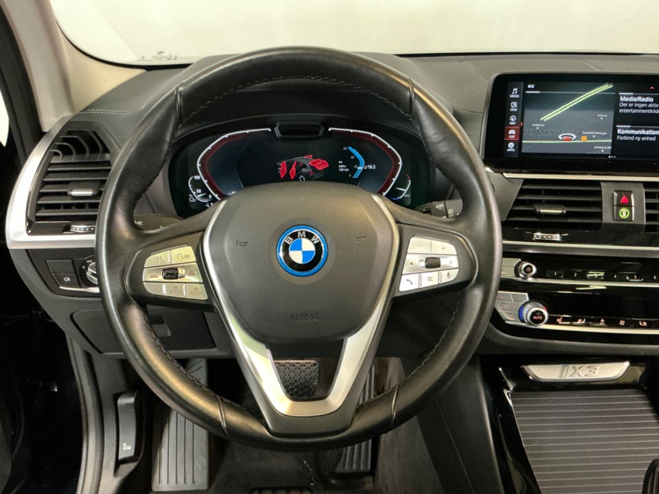 BMW iX3 Charged 5d