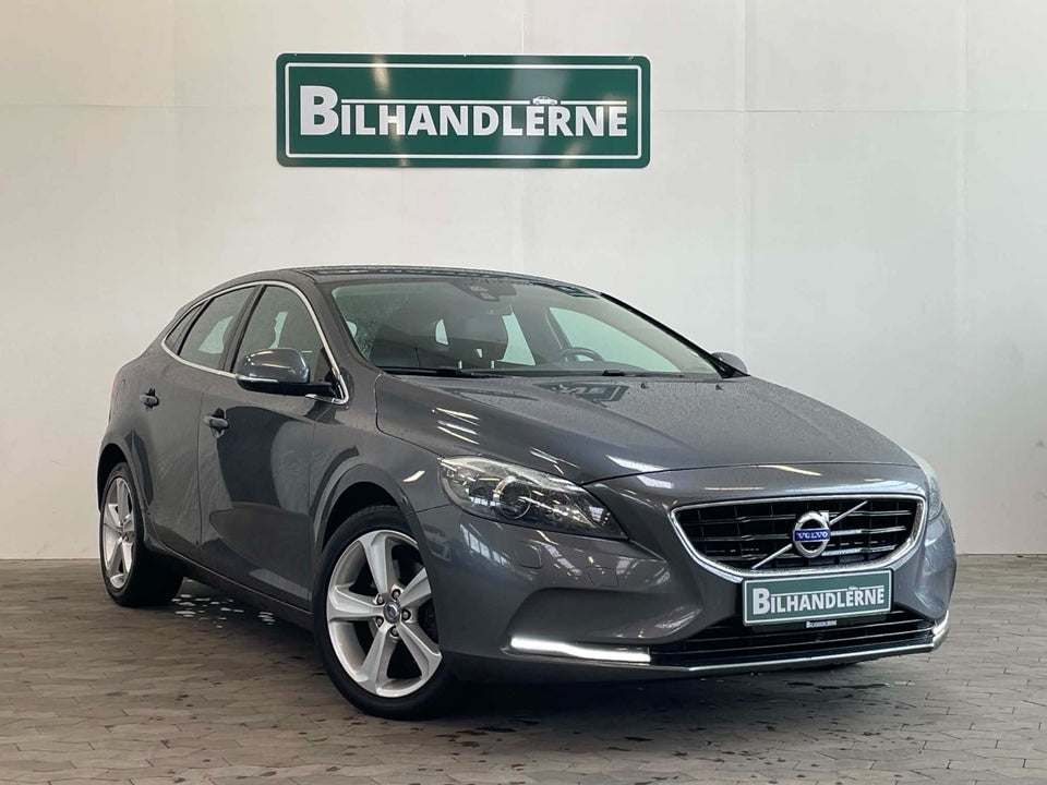Volvo V40 1,6 D2 115 Momentum aut. 5d