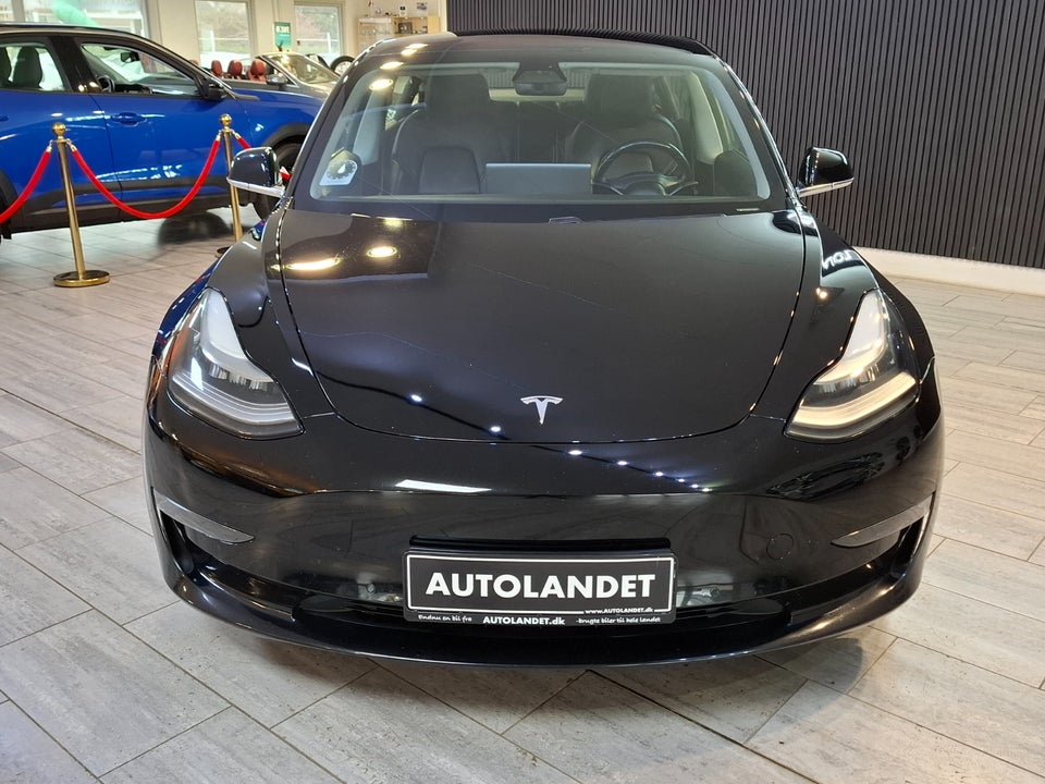 Tesla Model 3 Long Range AWD 4d