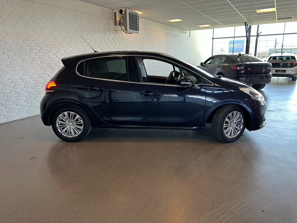 Peugeot 208 1,5 BlueHDi 100 Prestige Sky 5d