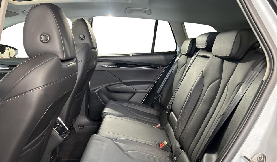 Skoda Enyaq 80 iV Suite 5d