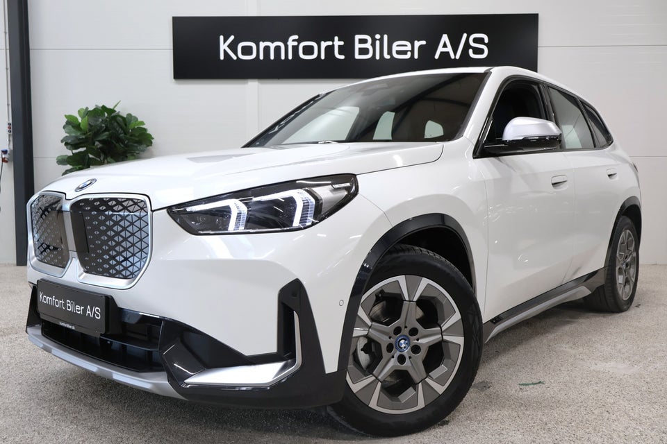 BMW iX1 eDrive20 X-Line 5d