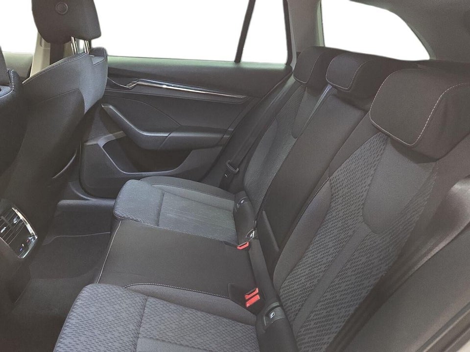 Skoda Octavia 1,4 TSi iV Plus Combi DSG 5d