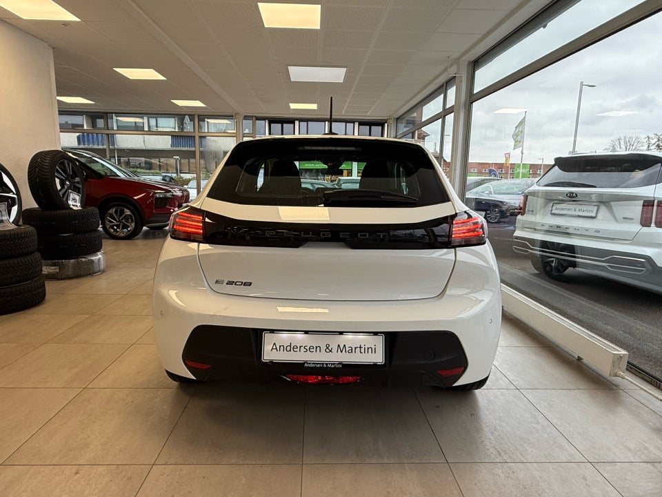 Peugeot e-208 50 Style 5d