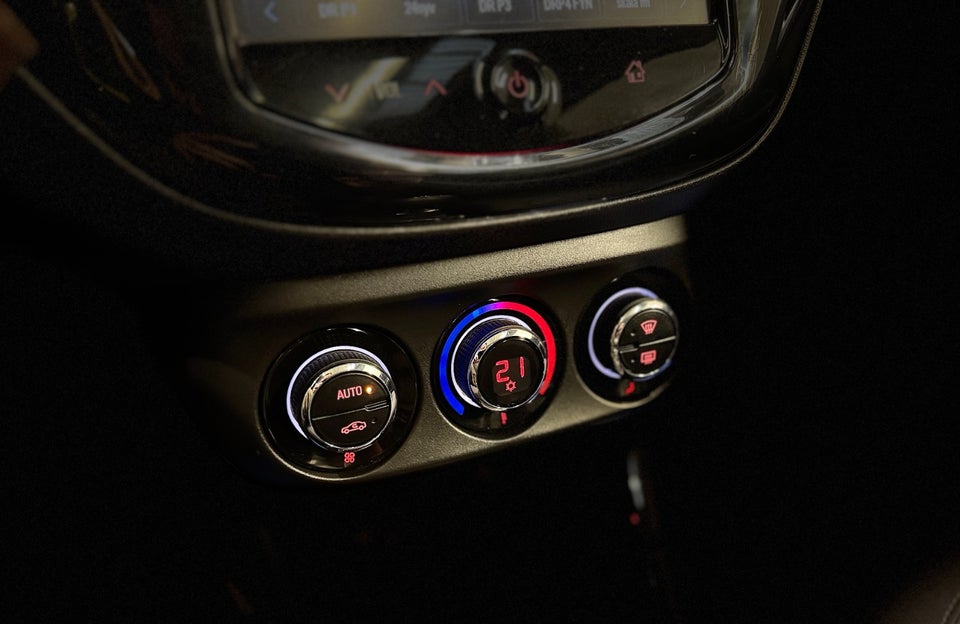 Opel Adam 1,4 87 Glam 3d