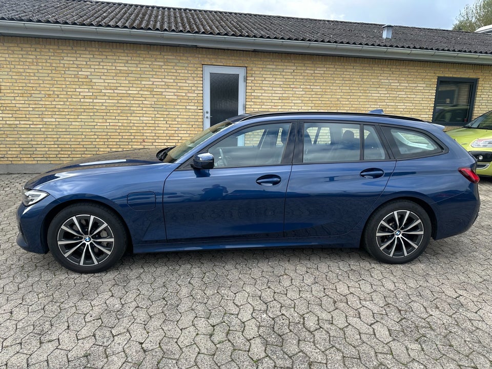 BMW 330e 2,0 Touring Advantage aut. 5d