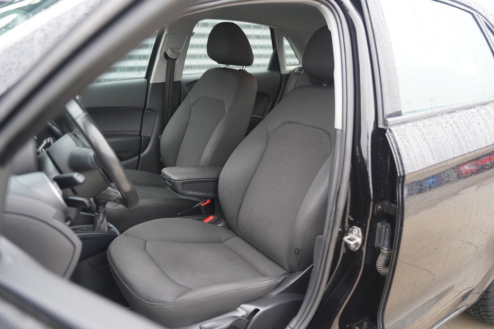 Audi A1 1,6 TDi 90 Attraction Sportback 5d