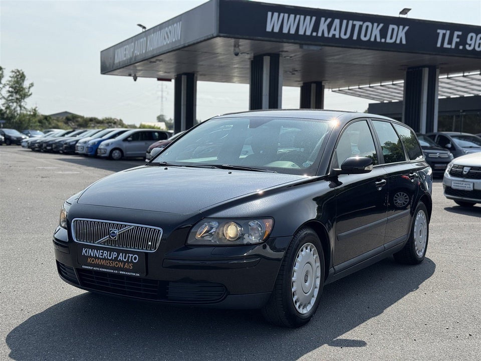 Volvo V50 2,4 Momentum 5d