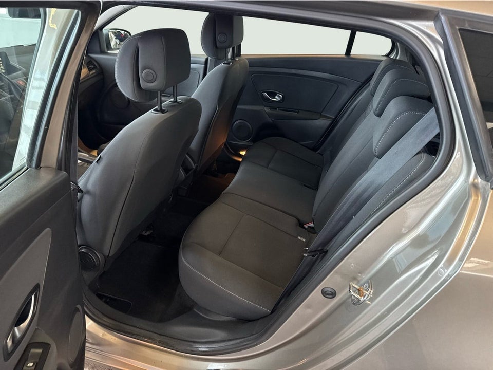 Renault Megane III 1,5 dCi 110 Expression Sport Tourer aut. 5d