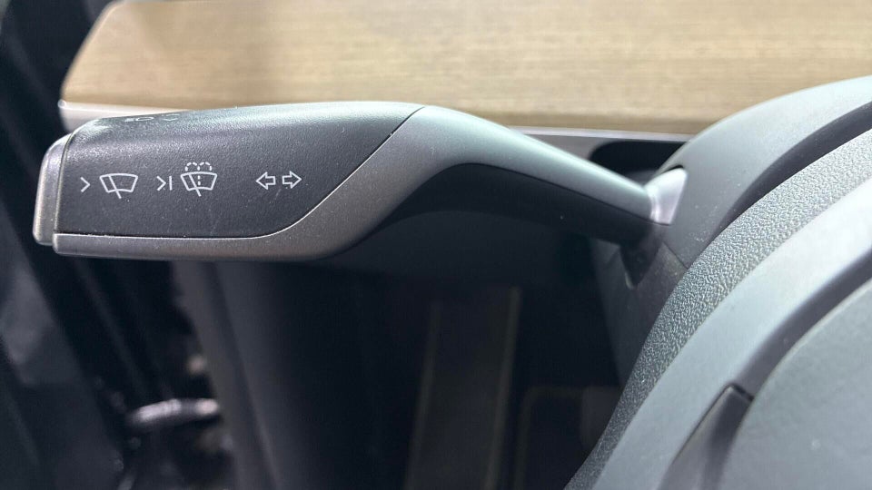 Tesla Model Y RWD 5d