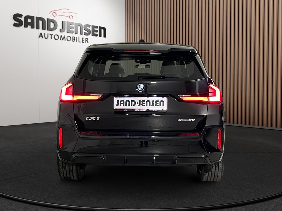 BMW iX1 xDrive30 M-Sport 5d