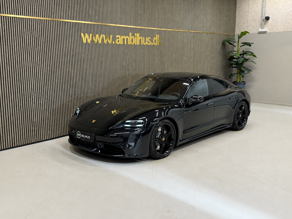 Porsche Taycan Turbo Performance+ 4d