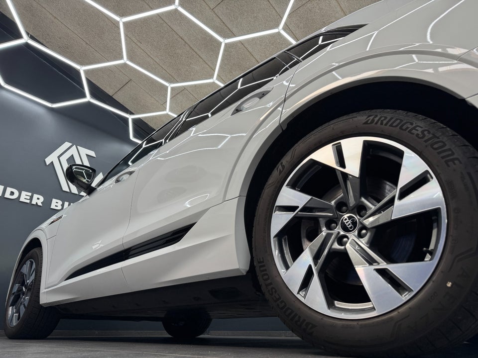 Audi e-tron 55 S-line quattro 5d